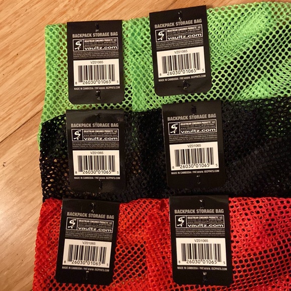 NWT bundle multicolor Vaultz mesh backpack Storage bags, zip close & clip on - Picture 6 of 7